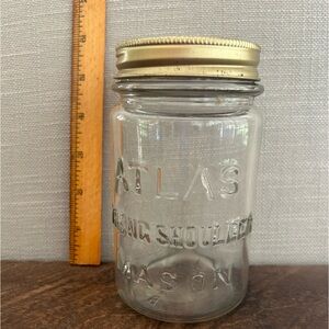VINTAGE ATLAS STRONG SHOULDER MASON JAR. 14OZ. SEE PICS FOR DETAILS.